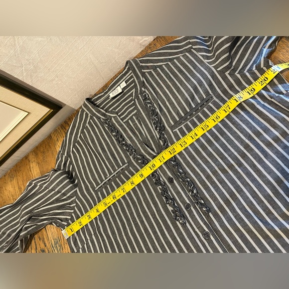 NINETY  – Grey Striped Blouse with Ruffle Detail – Size L - Picture 4 of 9